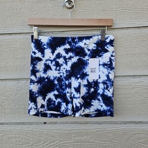 NWT blue and white tie dye scrunch booty bike shorts L/XL